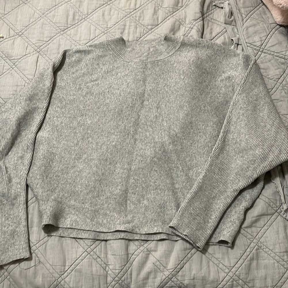 Solutions women’s medium sweater